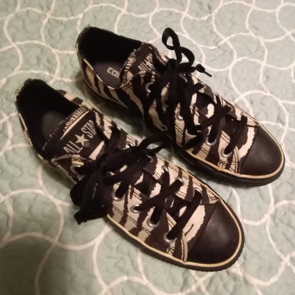 CONVERSE CUSTOM ZEBRA PRINT LO TOPS SNEAKERS 9 - Picture 3 of 4